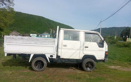 Toyota HiAce H100, 1990 год, 700 000 рублей, 2 фотография