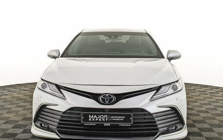 Toyota Camry, 2021 год, 3 100 000 рублей, 2 фотография