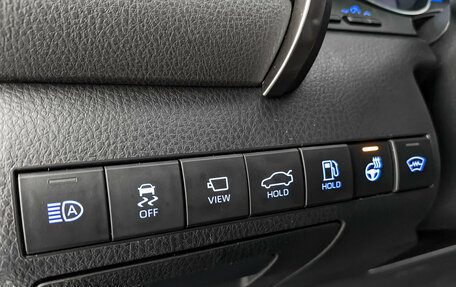 Toyota Camry, 2021 год, 3 100 000 рублей, 28 фотография