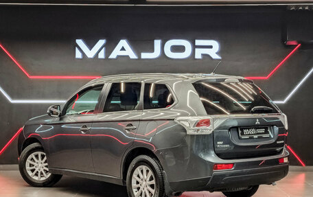 Mitsubishi Outlander III рестайлинг 3, 2013 год, 1 700 000 рублей, 7 фотография