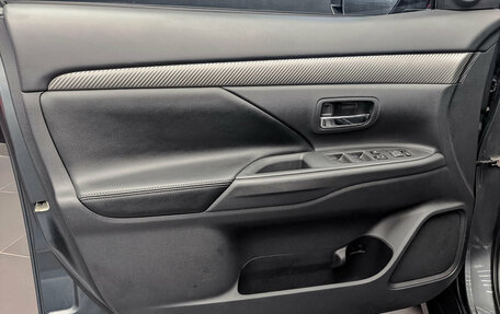 Mitsubishi Outlander III рестайлинг 3, 2013 год, 1 700 000 рублей, 19 фотография