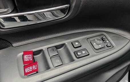 Mitsubishi Outlander III рестайлинг 3, 2013 год, 1 700 000 рублей, 25 фотография