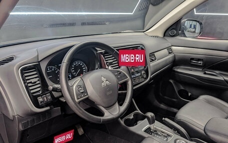Mitsubishi Outlander III рестайлинг 3, 2013 год, 1 700 000 рублей, 15 фотография