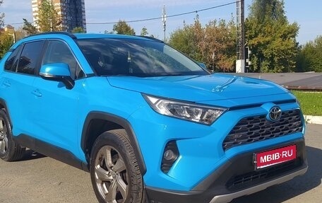 Toyota RAV4, 2019 год, 2 850 000 рублей, 1 фотография