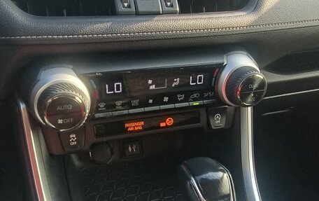 Toyota RAV4, 2019 год, 2 850 000 рублей, 5 фотография