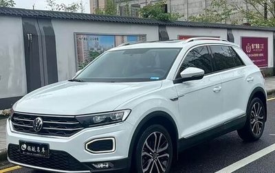 Volkswagen T-Roc I, 2022 год, 1 777 999 рублей, 1 фотография
