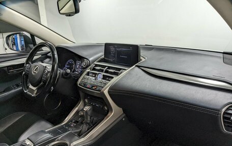 Lexus NX I, 2017 год, 2 990 000 рублей, 20 фотография