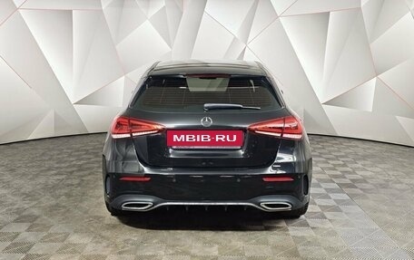 Mercedes-Benz A-Класс, 2018 год, 2 750 000 рублей, 8 фотография