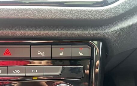 Volkswagen T-Roc I, 2022 год, 1 777 999 рублей, 7 фотография