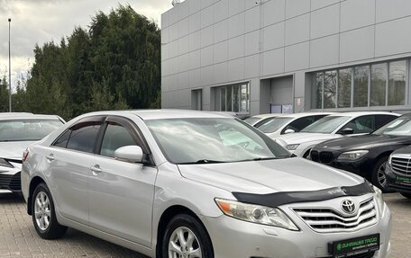 Toyota Camry, 2011 год, 1 150 000 рублей, 2 фотография