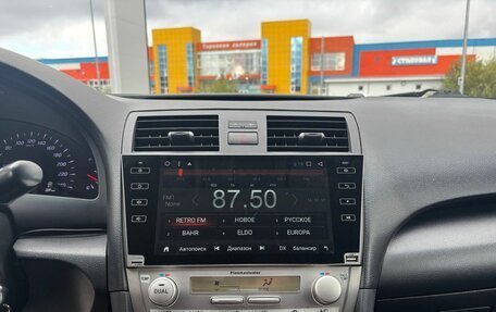 Toyota Camry, 2011 год, 1 150 000 рублей, 24 фотография