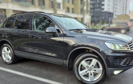 Volkswagen Touareg III, 2015 год, 2 530 000 рублей, 2 фотография