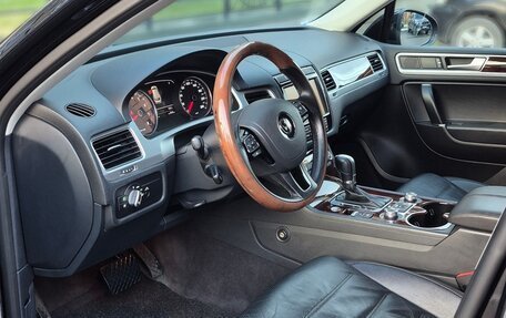 Volkswagen Touareg III, 2015 год, 2 530 000 рублей, 16 фотография