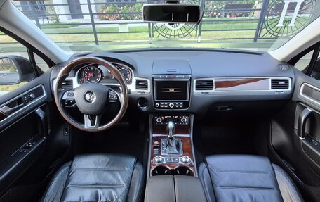 Volkswagen Touareg III, 2015 год, 2 530 000 рублей, 19 фотография