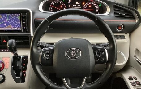 Toyota Sienta II, 2017 год, 1 150 000 рублей, 14 фотография