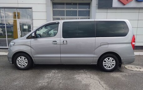Hyundai H-1 II рестайлинг, 2020 год, 3 356 000 рублей, 2 фотография