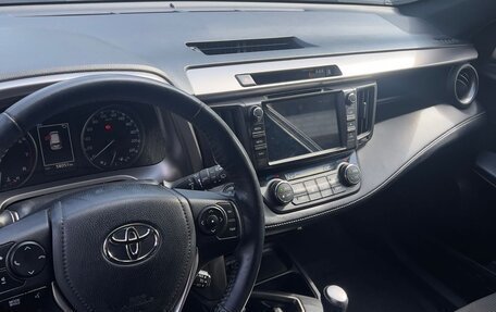 Toyota RAV4, 2019 год, 3 100 000 рублей, 10 фотография