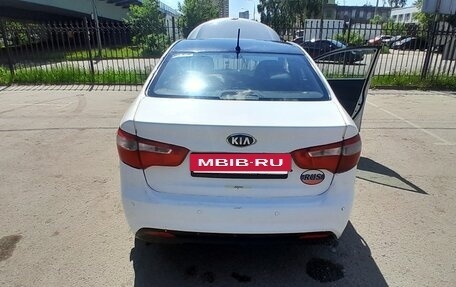 KIA Rio III рестайлинг, 2013 год, 350 000 рублей, 2 фотография