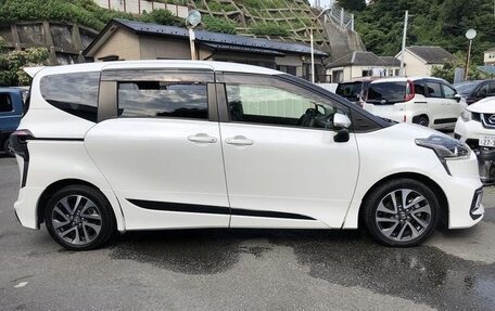 Toyota Sienta II, 2018 год, 1 140 000 рублей, 4 фотография