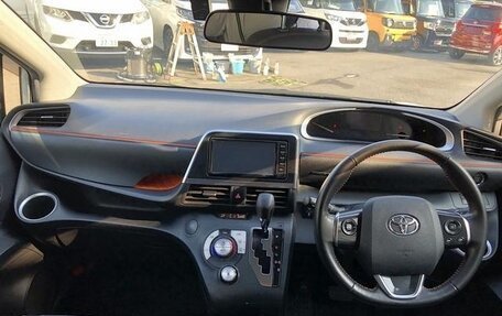 Toyota Sienta II, 2018 год, 1 140 000 рублей, 15 фотография