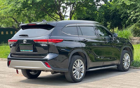 Toyota Highlander, 2024 год, 6 фотография