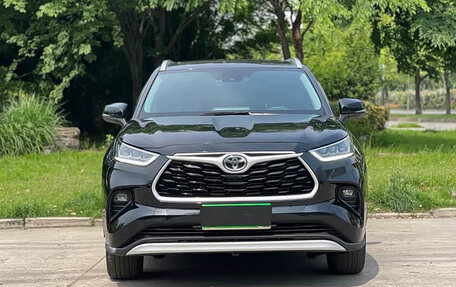 Toyota Highlander, 2024 год, 2 фотография
