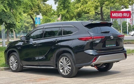 Toyota Highlander, 2024 год, 4 фотография