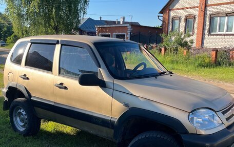 Chevrolet Niva I рестайлинг, 2005 год, 230 000 рублей, 3 фотография