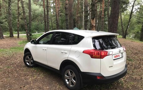 Toyota RAV4, 2015 год, 1 850 000 рублей, 5 фотография