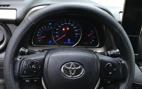 Toyota RAV4, 2015 год, 1 850 000 рублей, 9 фотография