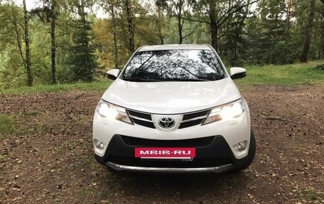 Toyota RAV4, 2015 год, 1 850 000 рублей, 8 фотография