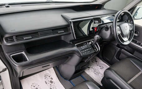 Honda Stepwgn IV, 2015 год, 1 989 000 рублей, 13 фотография