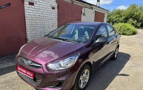 Hyundai Solaris II рестайлинг, 2012 год, 1 000 000 рублей, 1 фотография