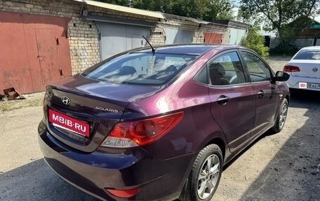 Hyundai Solaris II рестайлинг, 2012 год, 1 000 000 рублей, 5 фотография