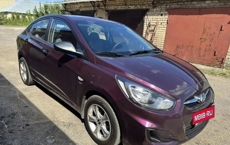 Hyundai Solaris II рестайлинг, 2012 год, 1 000 000 рублей, 7 фотография