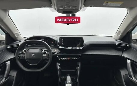 Peugeot 2008 II, 2023 год, 1 530 000 рублей, 7 фотография