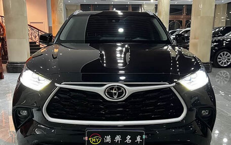 Toyota Highlander, 2024 год, 2 фотография