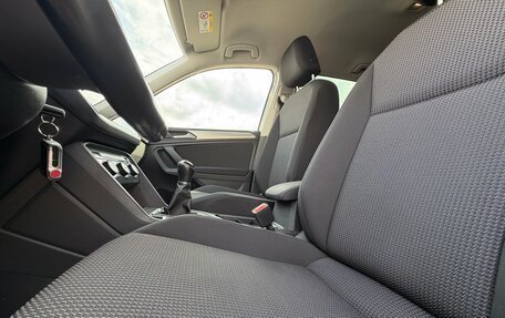 Volkswagen Tiguan II, 2019 год, 1 820 000 рублей, 19 фотография