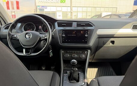 Volkswagen Tiguan II, 2019 год, 1 820 000 рублей, 24 фотография