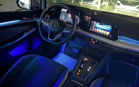 Volkswagen Golf VIII, 2023 год, 1 890 000 рублей, 20 фотография