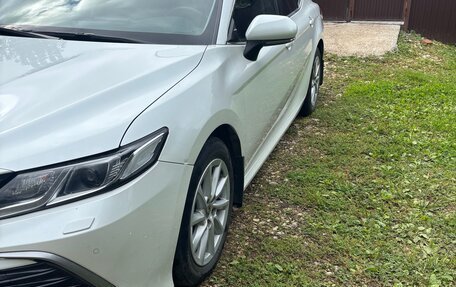 Toyota Camry, 2021 год, 2 780 000 рублей, 4 фотография