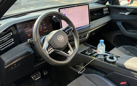 Volkswagen Tiguan, 2024 год, 4 200 000 рублей, 5 фотография