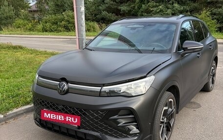 Volkswagen Tiguan, 2024 год, 4 200 000 рублей, 2 фотография