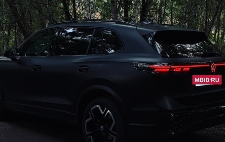 Volkswagen Tiguan, 2024 год, 4 200 000 рублей, 3 фотография
