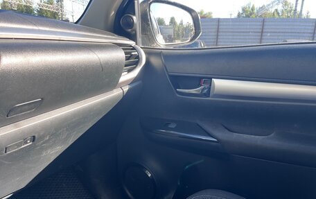 Toyota Hilux VIII, 2020 год, 4 100 000 рублей, 8 фотография