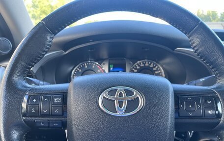 Toyota Hilux VIII, 2020 год, 4 100 000 рублей, 4 фотография
