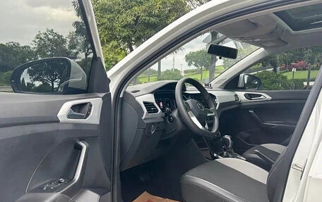 Volkswagen T-Cross I, 2023 год, 1 690 000 рублей, 10 фотография