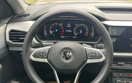 Volkswagen T-Cross I, 2023 год, 1 690 000 рублей, 13 фотография