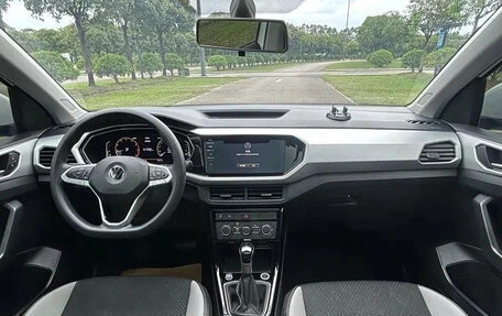 Volkswagen T-Cross I, 2023 год, 1 690 000 рублей, 12 фотография