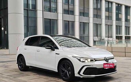 Volkswagen Golf VIII, 2023 год, 1 990 098 рублей, 3 фотография